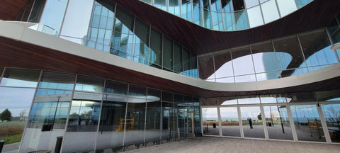 <b>Northwestern University, Kellogg </b>
Global Hub Building
Symmetry Pattern in White 
Photos: NGS Films and Graphics